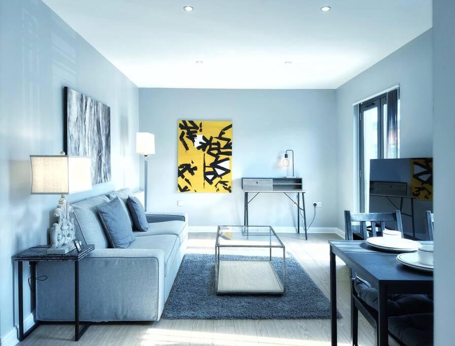 New Luxurious And Business Apt * Swansea